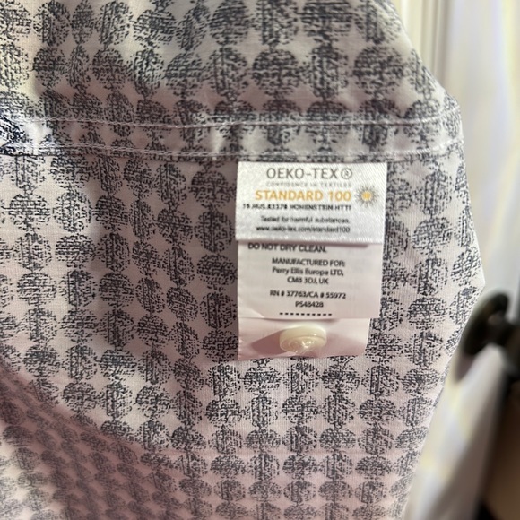 Perry Ellis stretch, button down shirt - Picture 5 of 7